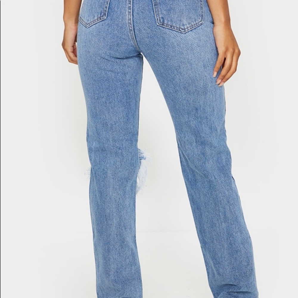 Pretty Little Thing Open Knee Mom Jeans - Picture 3 of 7